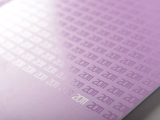 Spot Gloss UV varnish